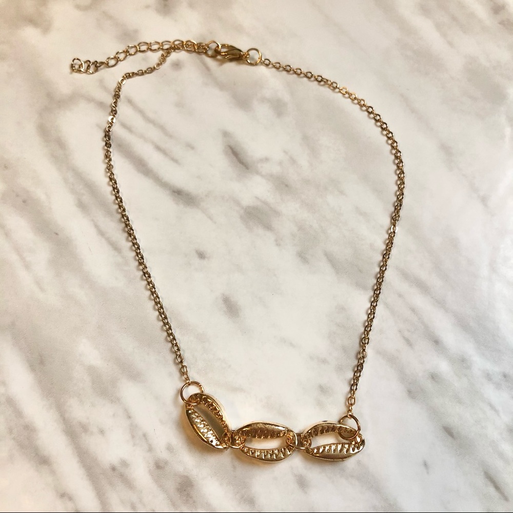 🎉 New Gold Seashell Choker Necklace